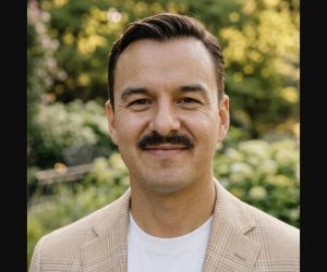 Gabriel Arechiga reviewing low-cost franchise opportunities